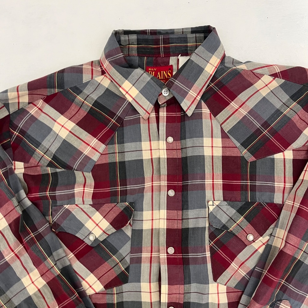 The Ely Plains Men's Western Shirt in size L features a red and gray plaid patte - Picture 2 of 8